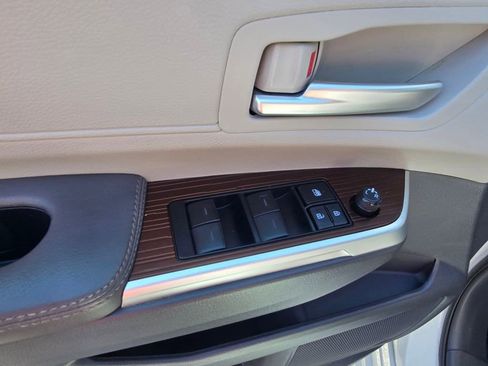 Certified 2023 Toyota Sienna XLE FWD image 18