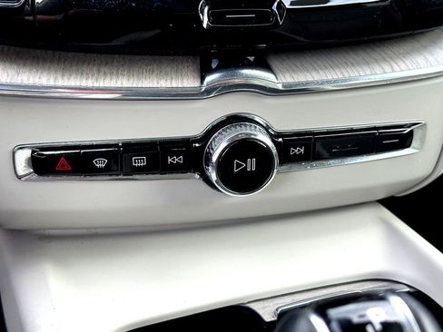 Used 2021 Volvo XC60 T5 Inscription w/ Advanced Package image 22