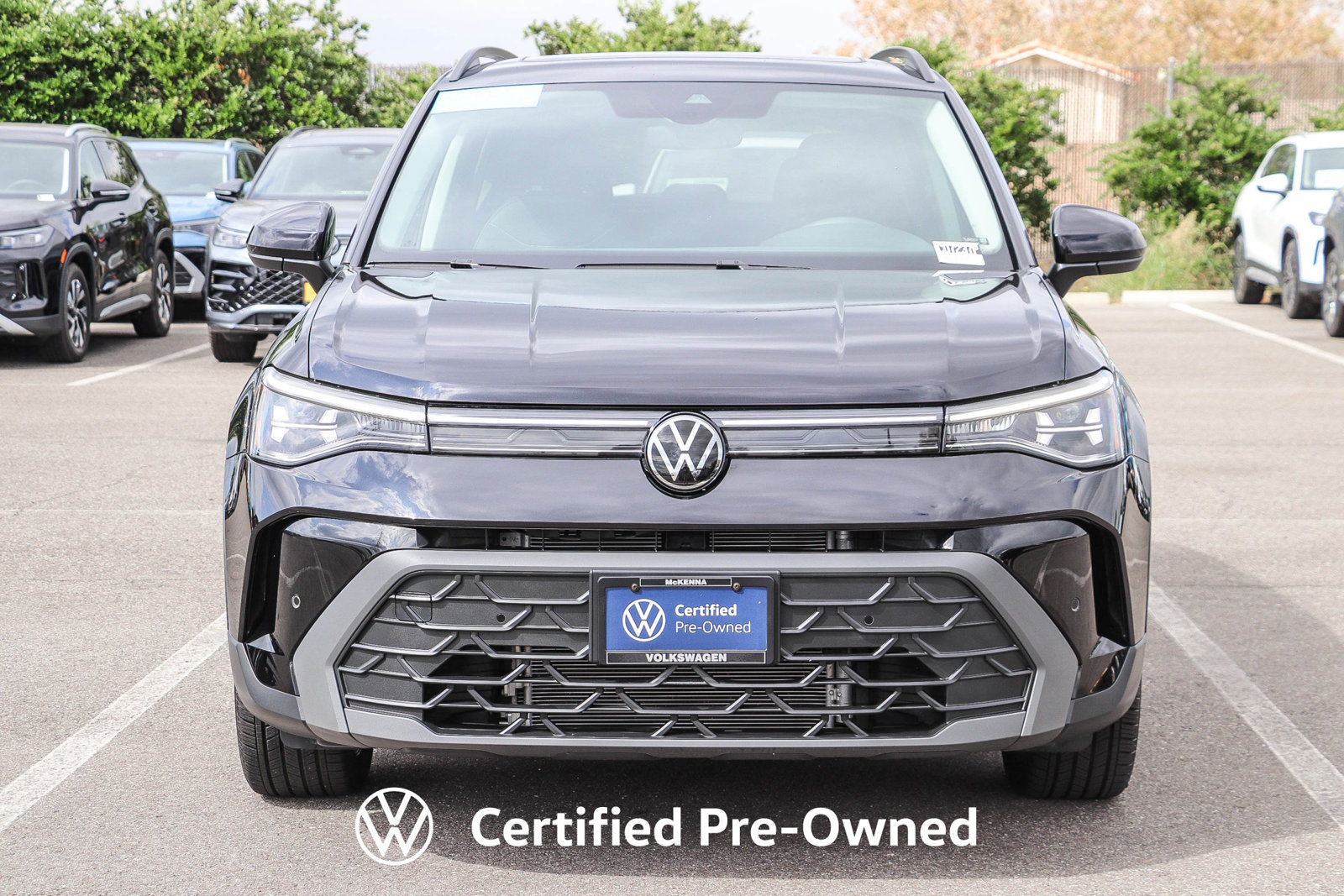 Certified 2025 Volkswagen Taos SE FWD image 3