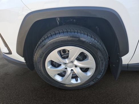 Used 2023 Toyota RAV4 LE AWD/4WD image 34