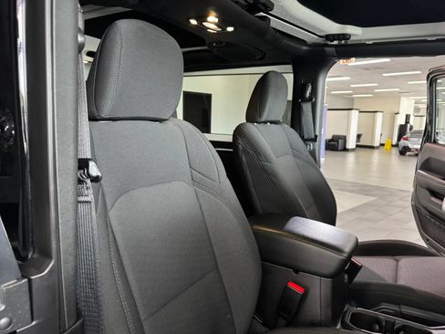 Used 2023 Jeep Wrangler Sport AWD/4WD image 13