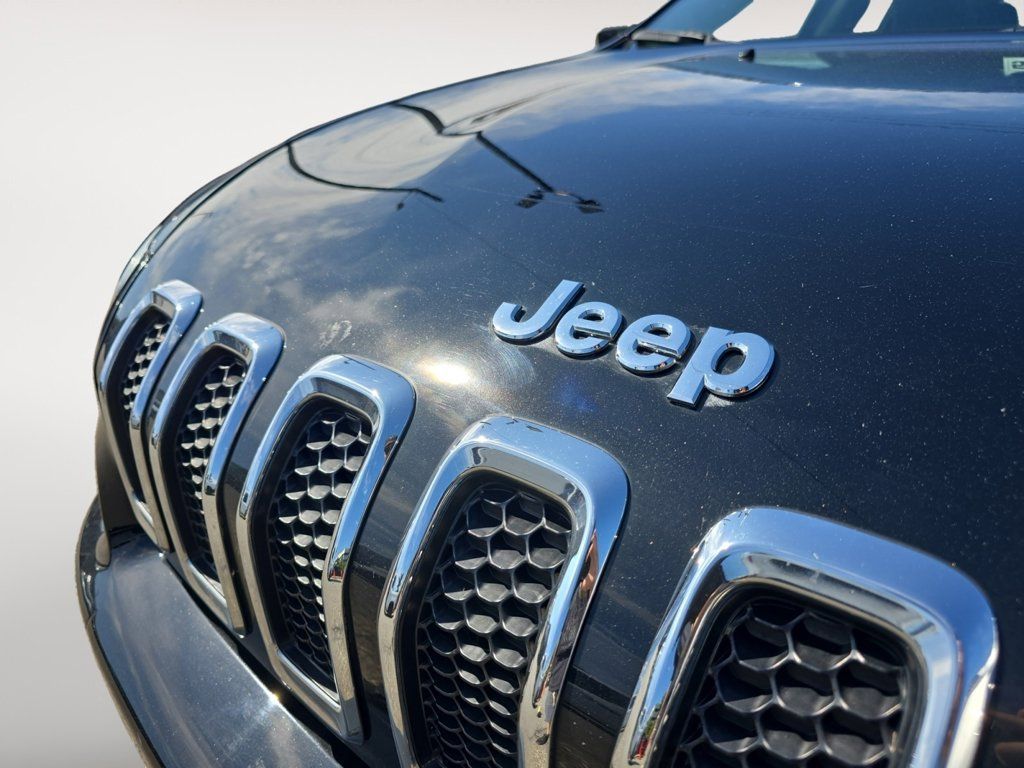 Certified 2018 Jeep Cherokee Limited AWD/4WD image 8