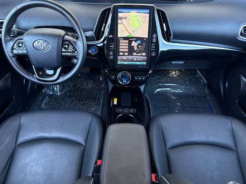 Used 2020 Toyota Prius Prime XLE FWD image 3