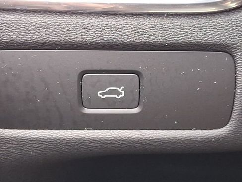 Certified 2023 Volvo XC60 B5 Plus w/ Climate Package AWD/4WD image 25