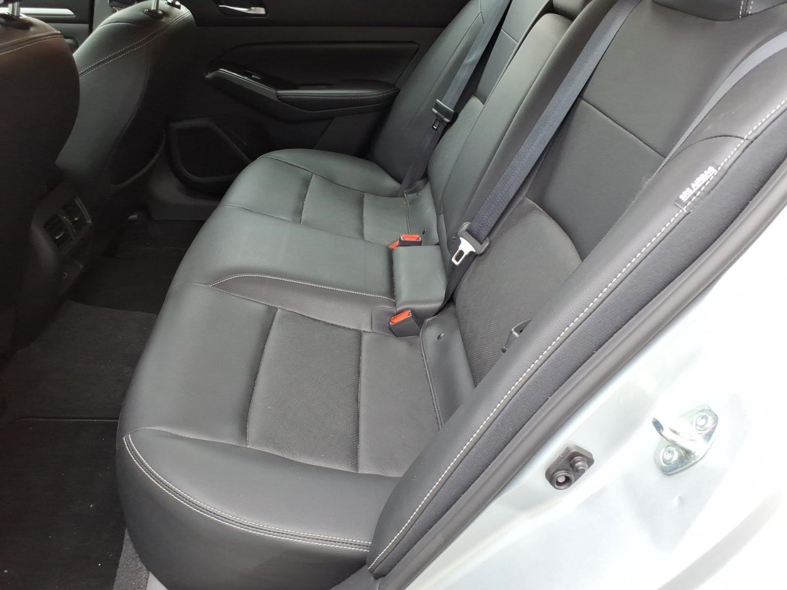 Used 2024 Nissan Altima 2.5 SL AWD/4WD image 9