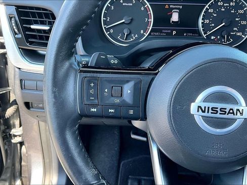 Used 2021 Nissan Rogue SV w/ Premium Package FWD image 11