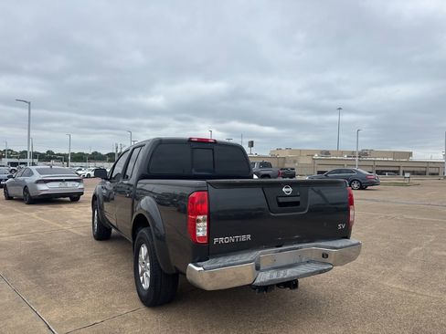 Used 2015 Nissan Frontier SV RWD image 14