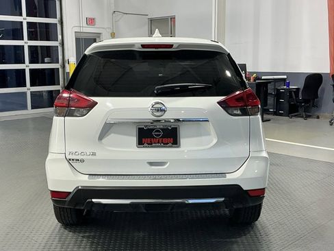 Used 2020 Nissan Rogue S image 34