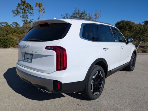 New 2025 Kia Telluride S image 5