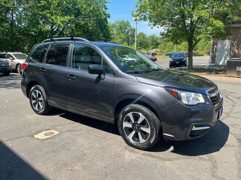 Used 2017 Subaru Forester 2.5i Premium AWD/4WD image 4
