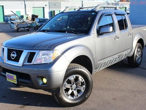 Used 2020 Nissan Frontier PRO-4X w/ Pro-4x Utility Package image 2