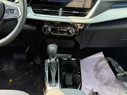 Used 2025 Chevrolet Trax LT w/ Driver Confidence Package image 14