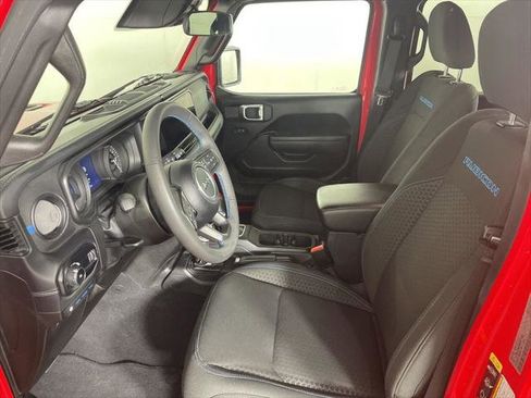 Certified 2025 Jeep Wrangler Unlimited Rubicon 4xe w/ Safety Group AWD/4WD image 8