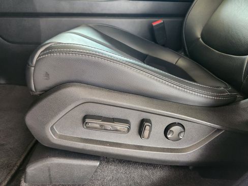 Certified 2024 Honda Pilot Touring image 23