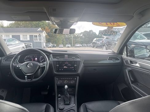 Used 2019 Volkswagen Tiguan SEL Premium image 14