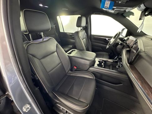 Certified 2025 Chevrolet Suburban Premier AWD/4WD image 39
