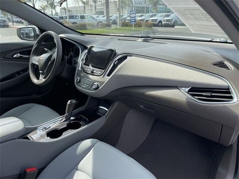 Used 2019 Chevrolet Malibu Hybrid image 28