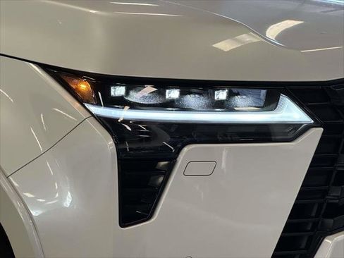 Used 2025 Lexus GX 550 w/ Accessory Package (Z1) image 7