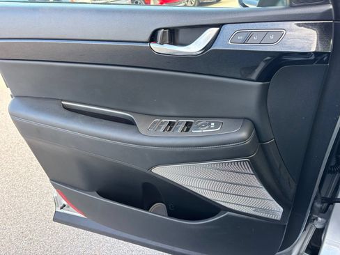 Used 2021 Hyundai Palisade Limited FWD image 11