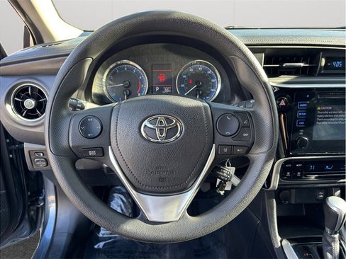 Used 2017 Toyota Corolla LE image 17