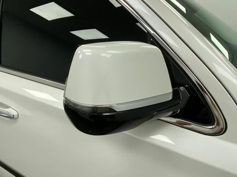 Used 2016 Cadillac Escalade Premium image 15