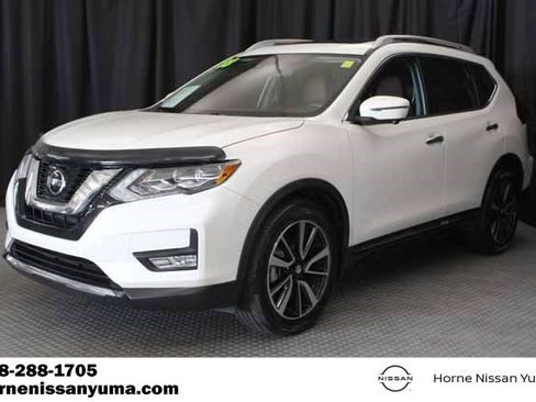 Used 2018 Nissan Rogue SL w/ Premium Package FWD image 3