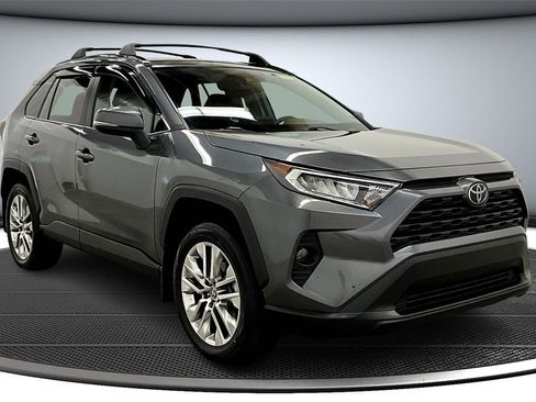 Used 2021 Toyota RAV4 XLE Premium image 1