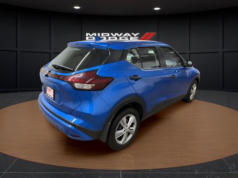 Used 2024 Nissan Kicks S FWD image 4