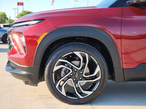 Used 2025 Chevrolet TrailBlazer RS w/ Convenience Package FWD image 9