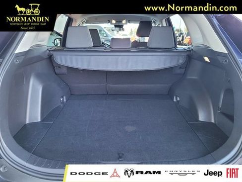 Used 2025 Toyota RAV4 XLE AWD/4WD image 19