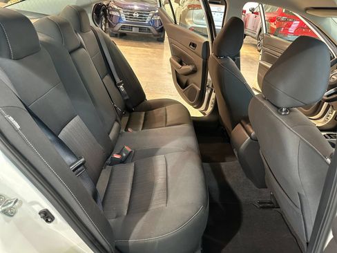 Used 2025 Nissan Altima 2.5 SV FWD image 31
