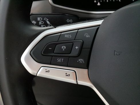 Certified 2025 Volkswagen Taos SE AWD/4WD image 26