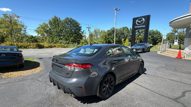 Used 2023 Toyota Corolla SE w/ SE Premium Package FWD image 5