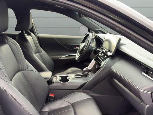 Used 2022 Toyota Venza Limited AWD/4WD image 17