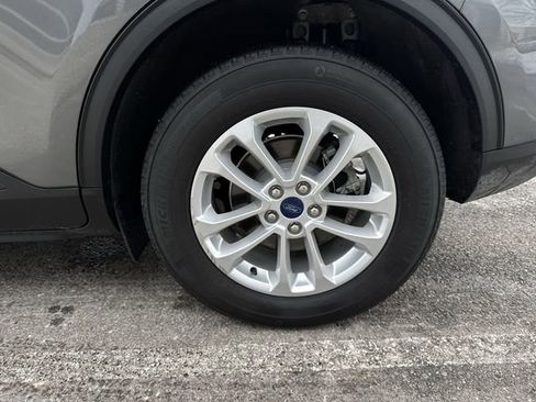 Used 2022 Ford Escape SE w/ Cold Weather Package FWD image 32