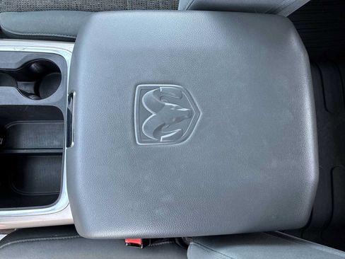 Used 2016 RAM 1500 Classic SLT AWD/4WD image 21