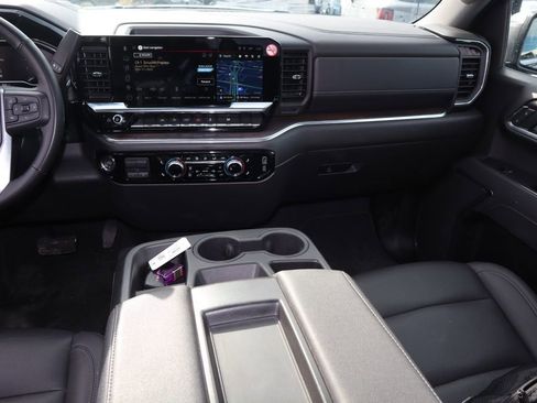 Used 2025 GMC Sierra 1500 SLT AWD/4WD image 14