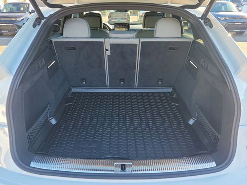 Used 2022 Audi Q5 2.0T Premium w/ Convenience Package image 14