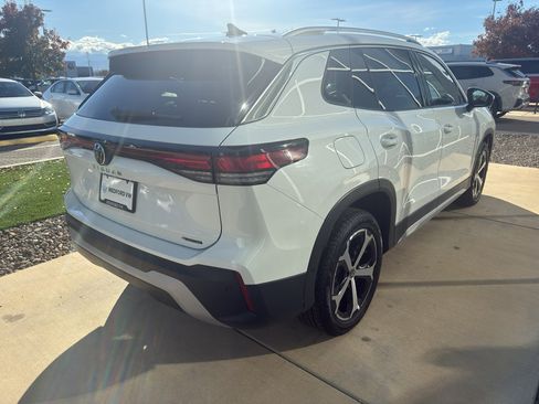 New 2026 Volkswagen Tiguan SE image 4