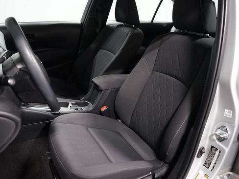 Used 2023 Toyota Corolla LE FWD image 6