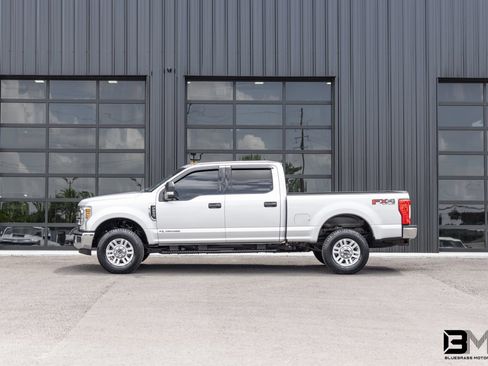 Used 2019 Ford F250 XLT w/ XLT Value Package AWD/4WD image 1