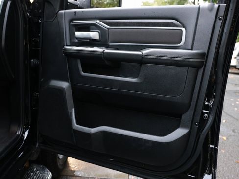 Used 2024 RAM 3500 Big Horn image 19