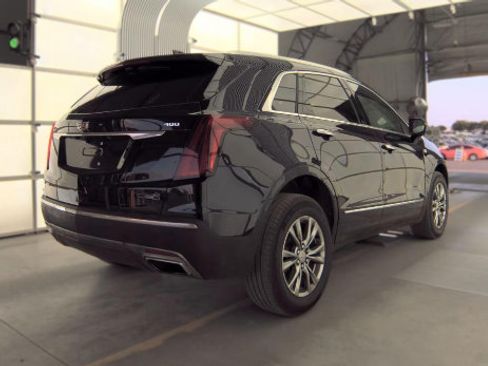 Used 2021 Cadillac XT5 Premium Luxury AWD/4WD image 4