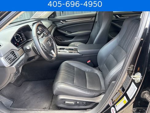 Used 2018 Honda Accord Touring image 10