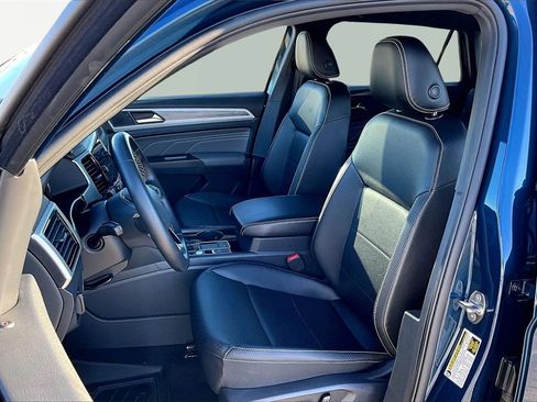 Used 2023 Volkswagen Atlas Cross Sport SE w/ Panoramic Sunroof Package image 25