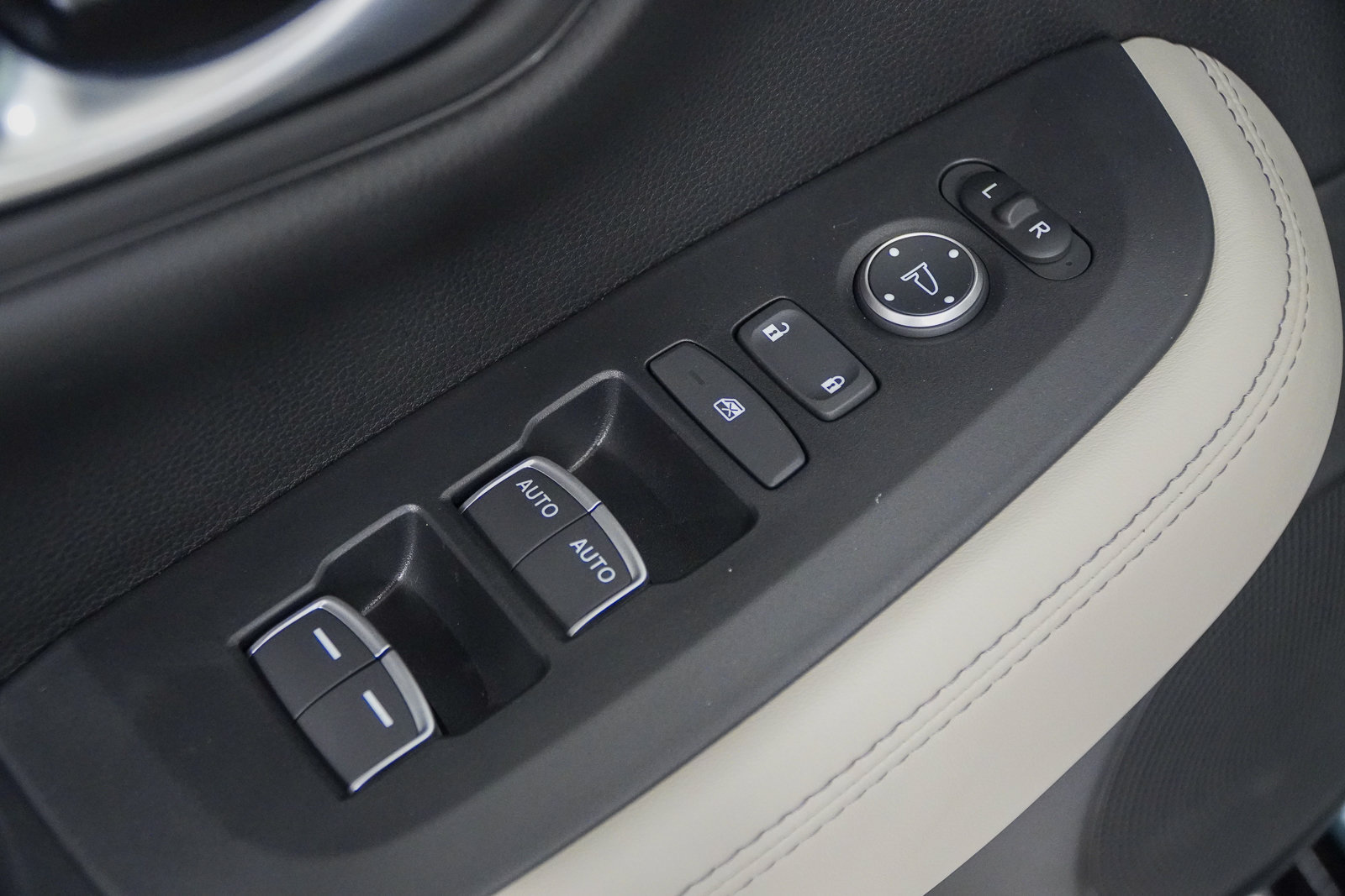 New 2027 Honda HR-V EX-L image 18
