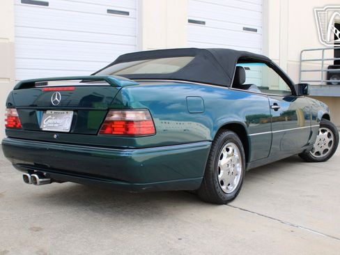 Used 1994 Mercedes-Benz E 320 Convertible image 23