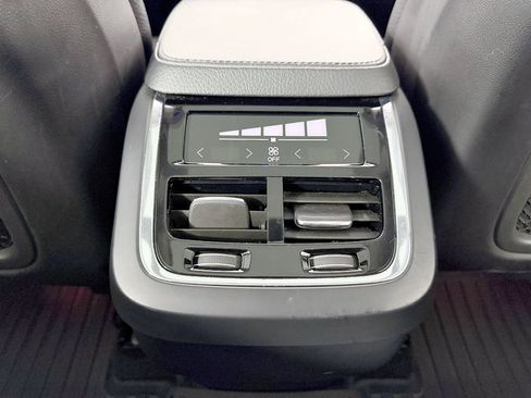 Used 2016 Volvo XC90 T6 Momentum w/ Momentum Plus Package image 51