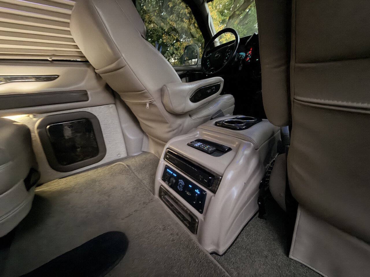 Used 2022 GMC Savana 2500 w/ Enhanced Convenience Package RWD image 22