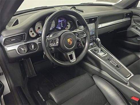 Used 2017 Porsche 911 Carrera 4S image 4